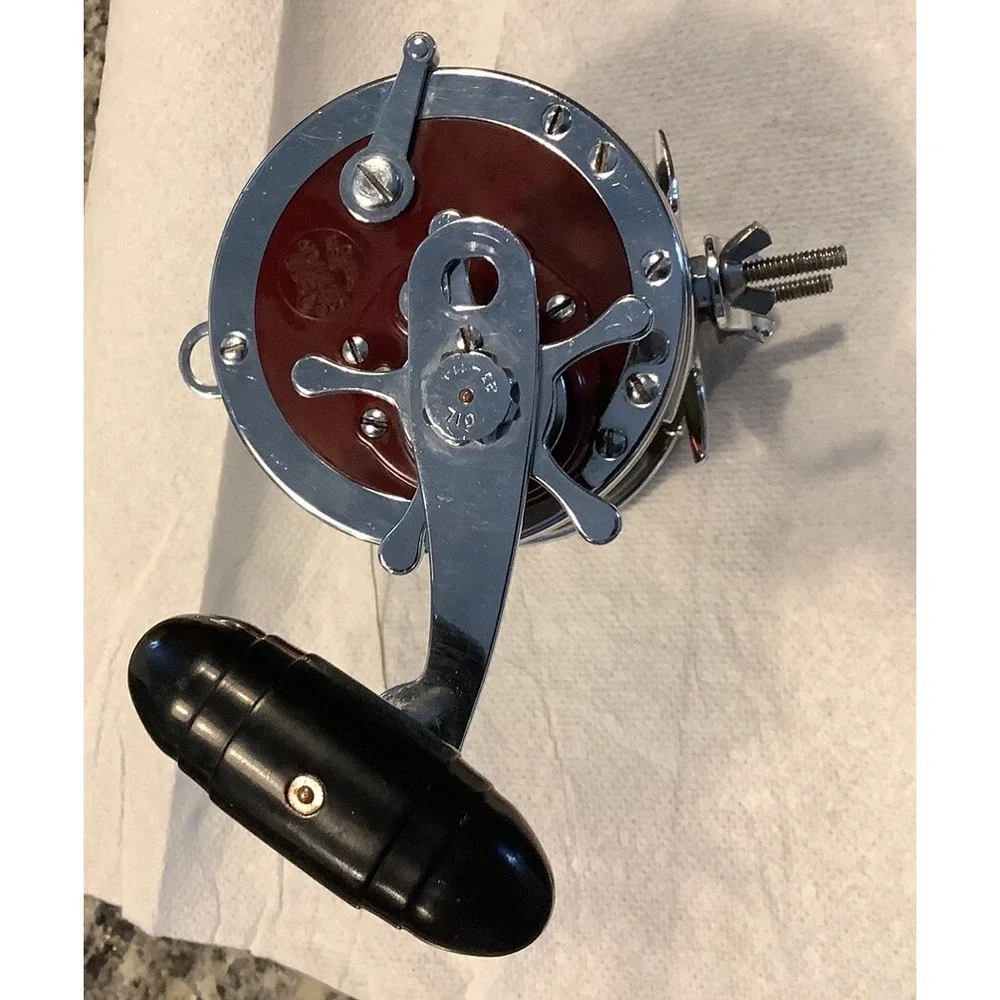 VINTAGE PENN SPECIAL SENATOR 113HL 4/0 50TH ANNIVERSARY FISHING REEL SWEEEEET
